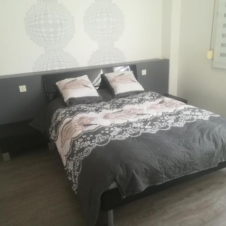 Logement de plein pied à MIRECOURT Buitenkant foto