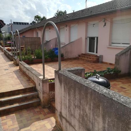Logement de plein pied à MIRECOURT Buitenkant foto