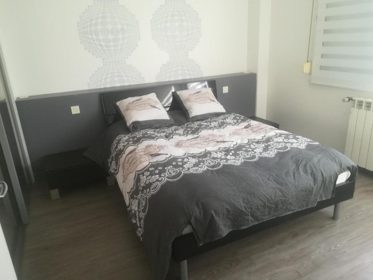 Logement de plein pied à MIRECOURT Buitenkant foto
