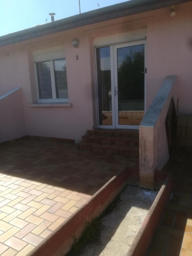 Logement de plein pied à MIRECOURT Buitenkant foto