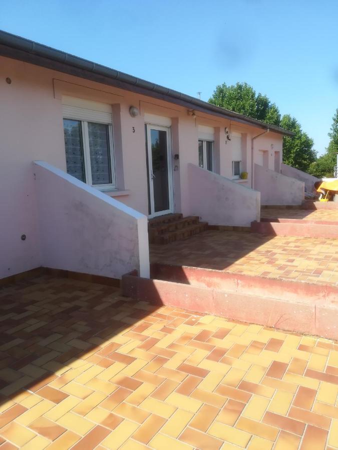 Logement de plein pied à MIRECOURT Buitenkant foto